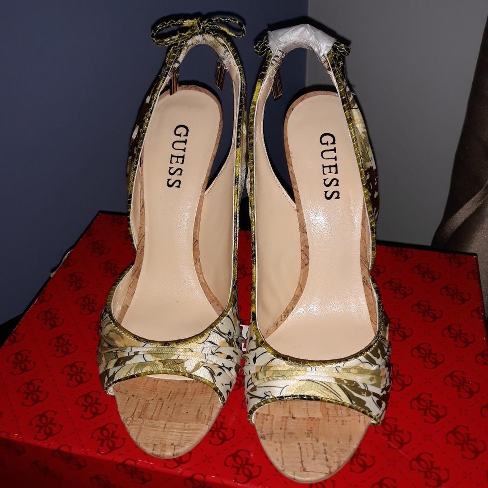 NIB Gwelegent2 Slingbacks by Guess - Picture 5 of 8